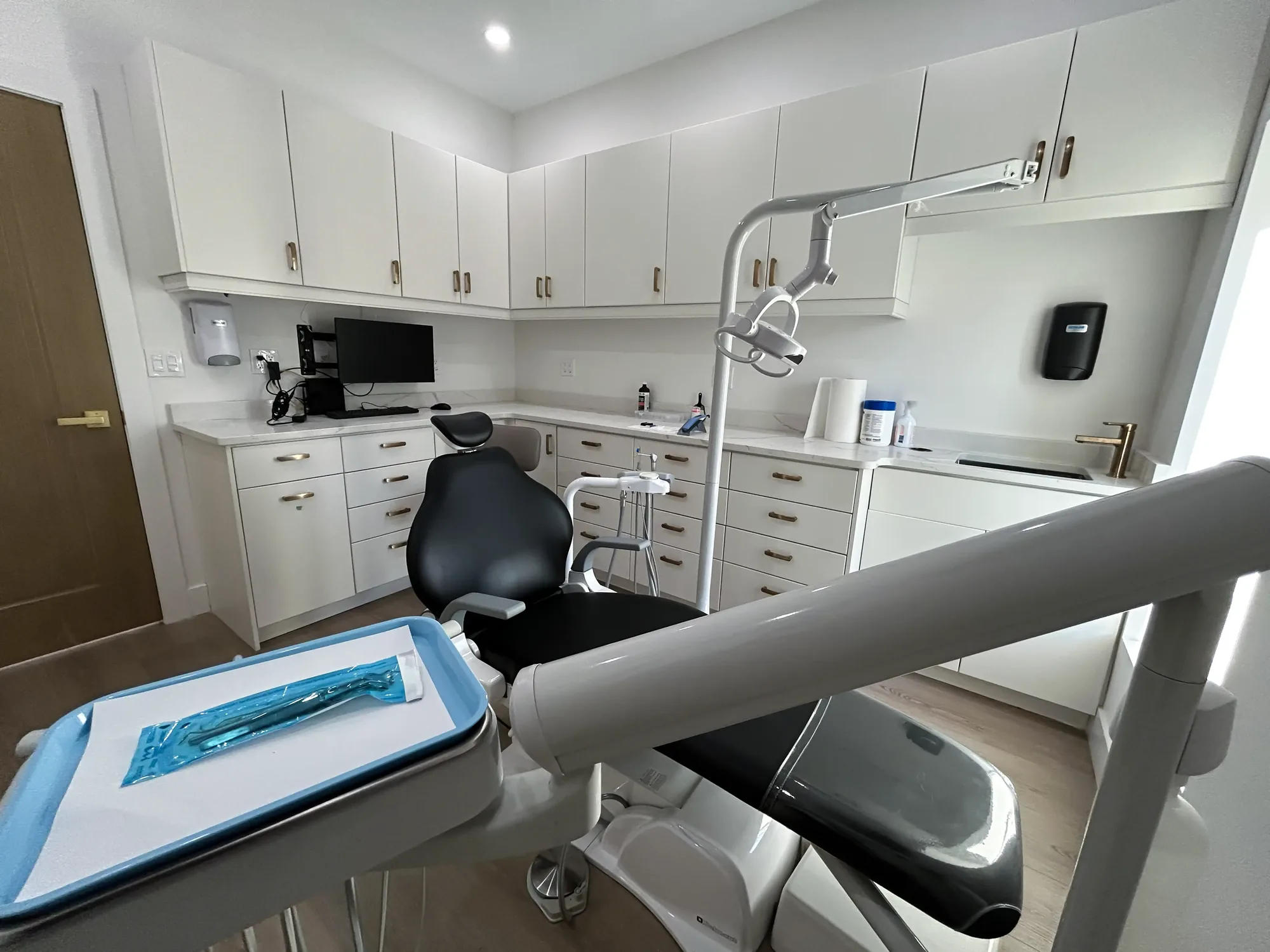 1485 Erie St, Dental Chair Shot
